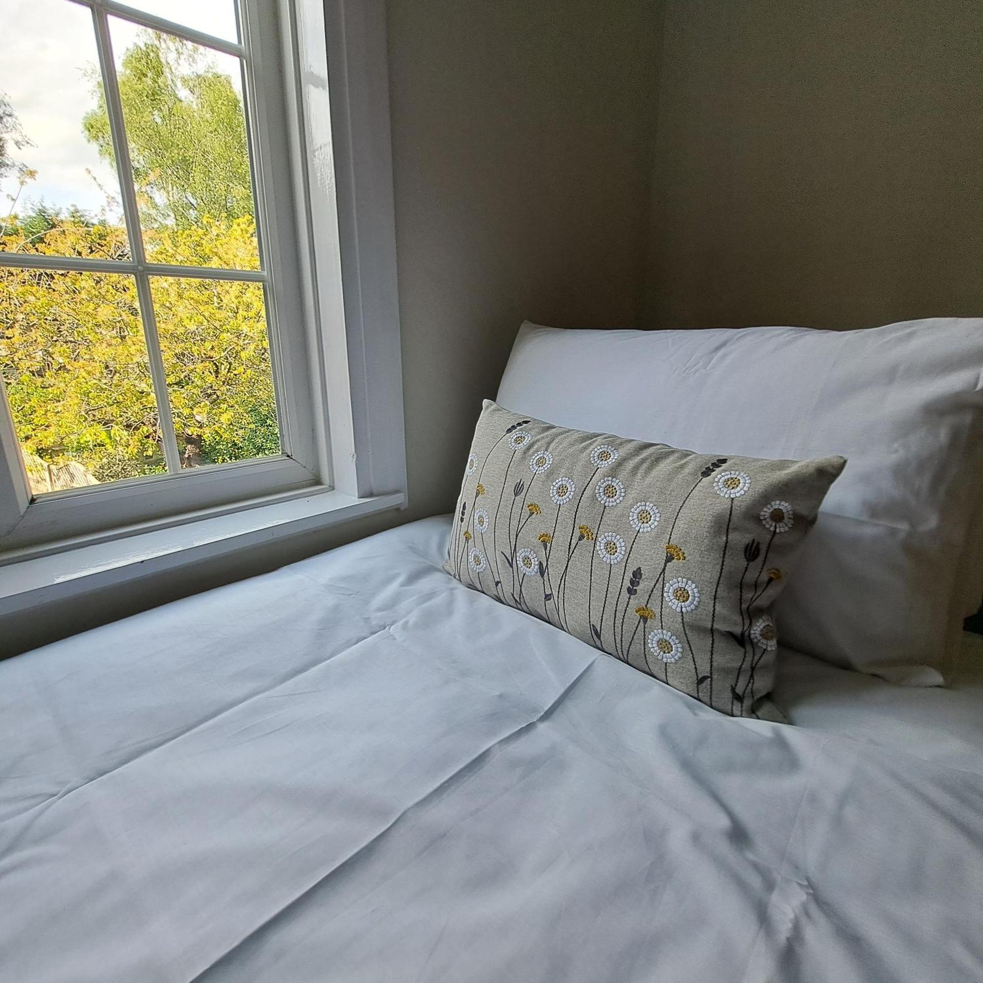 Generous 3 Bed In The Heart Of The Village Huntingdon Exteriör bild