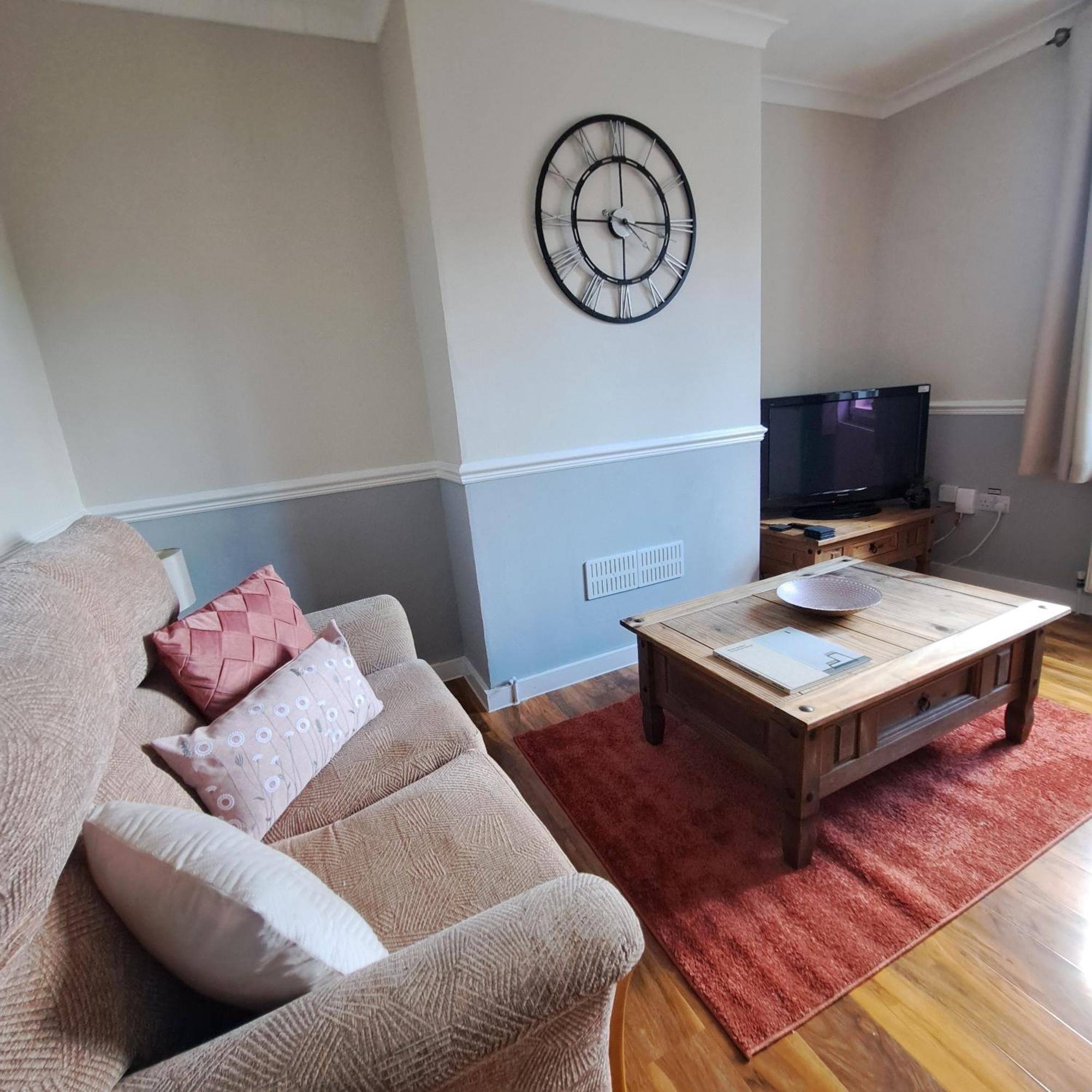 Generous 3 Bed In The Heart Of The Village Huntingdon Exteriör bild