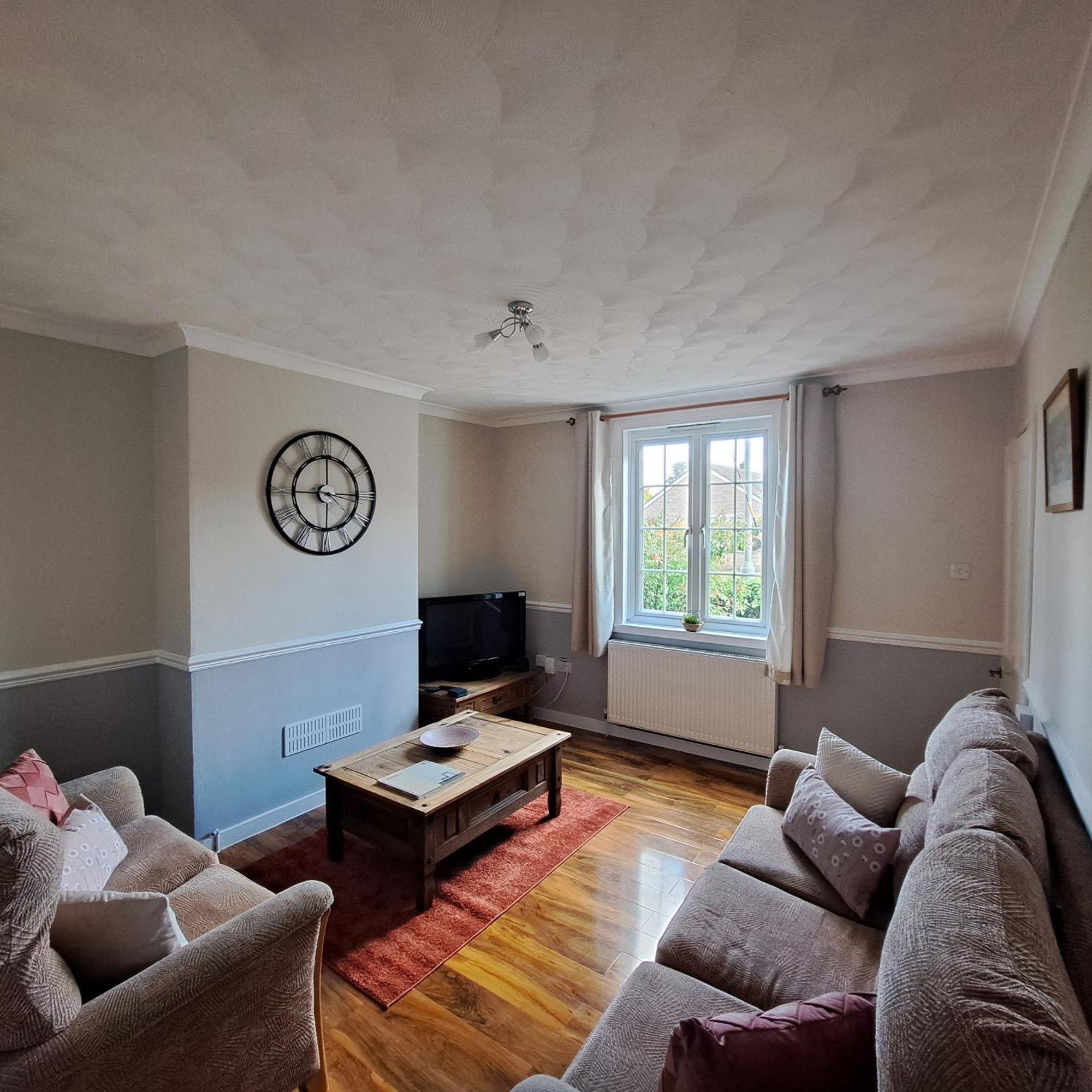 Generous 3 Bed In The Heart Of The Village Huntingdon Exteriör bild